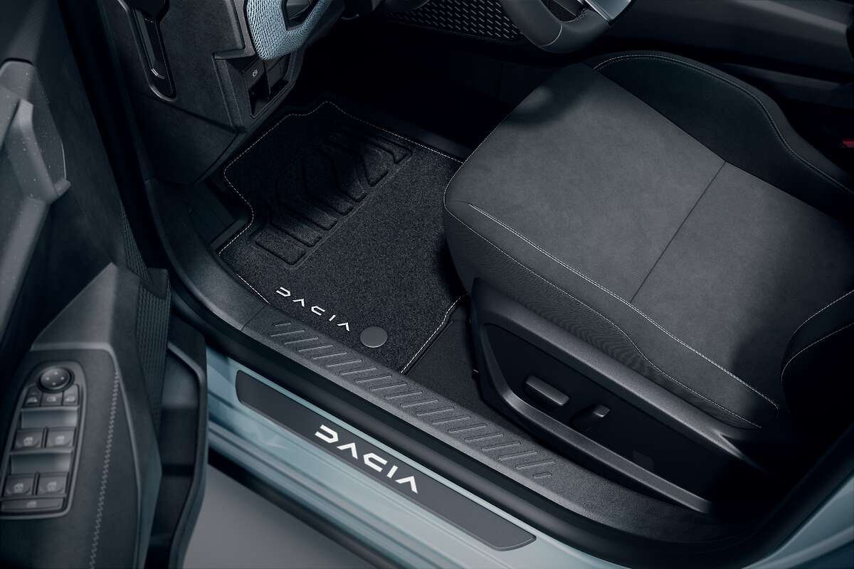 Tapis de sol PREMIUM Lot de 4 (AV+AR) - Dacia STRIKER – réf. 749M61631R