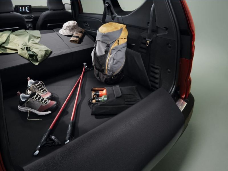 Tapis de coffre et tapis de seuil de coffre sur mesure en Rubbasol pour  Dacia Jogger A partir de 2022
